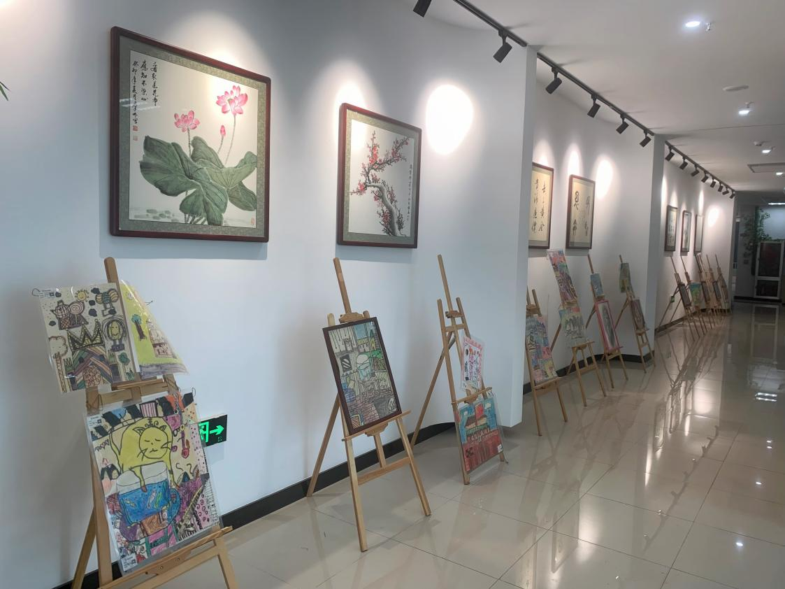 本地头条：vr航空科技展、水上乐园、外教双语阅读角……这家社区为孩子拼暑假