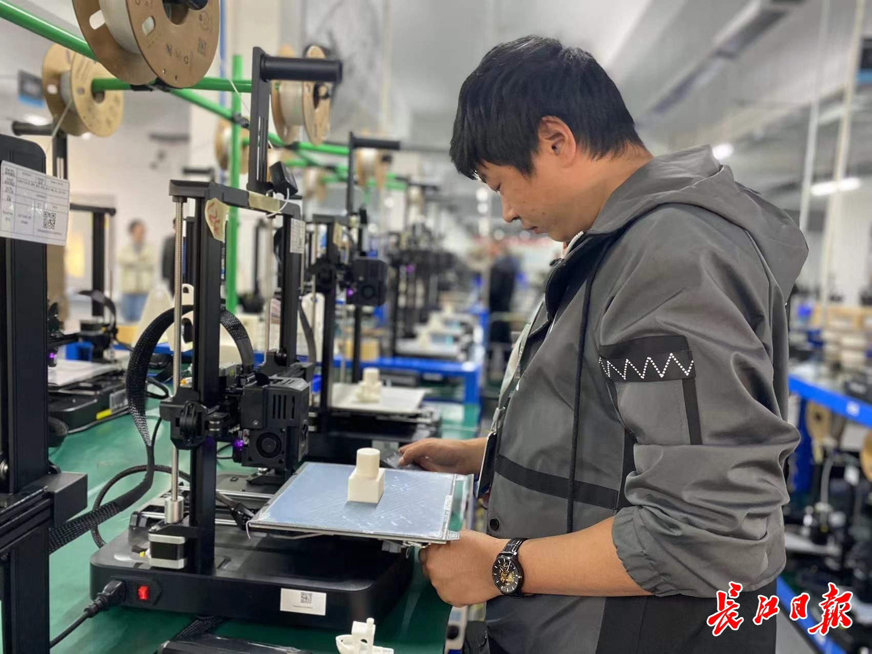 大江时评:3d打印机八成远销海外 全球头部企业在汉基地提前完成全年任务