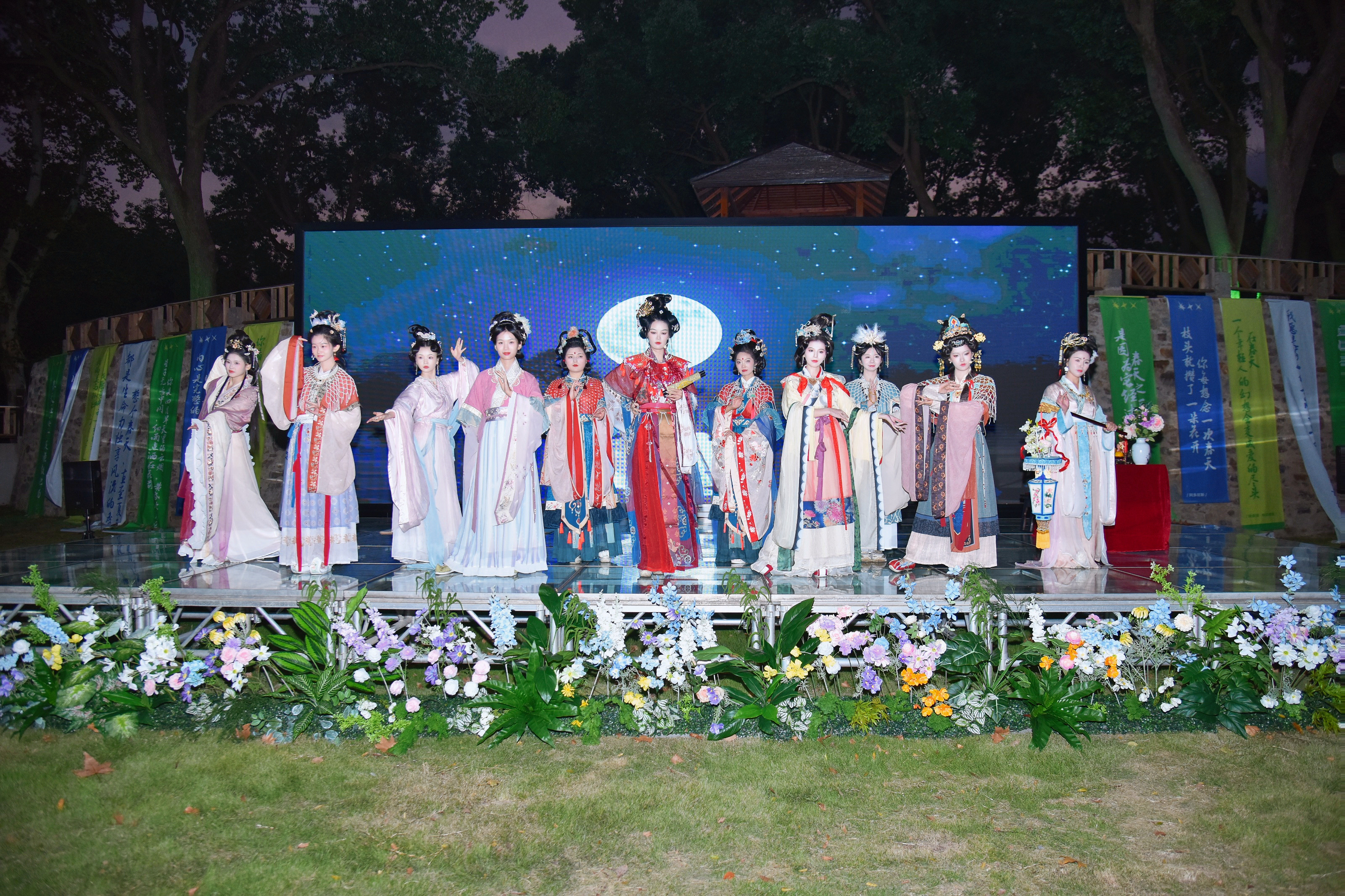 中秋假期首日超10万人次打卡，黄陂夜游火出圈