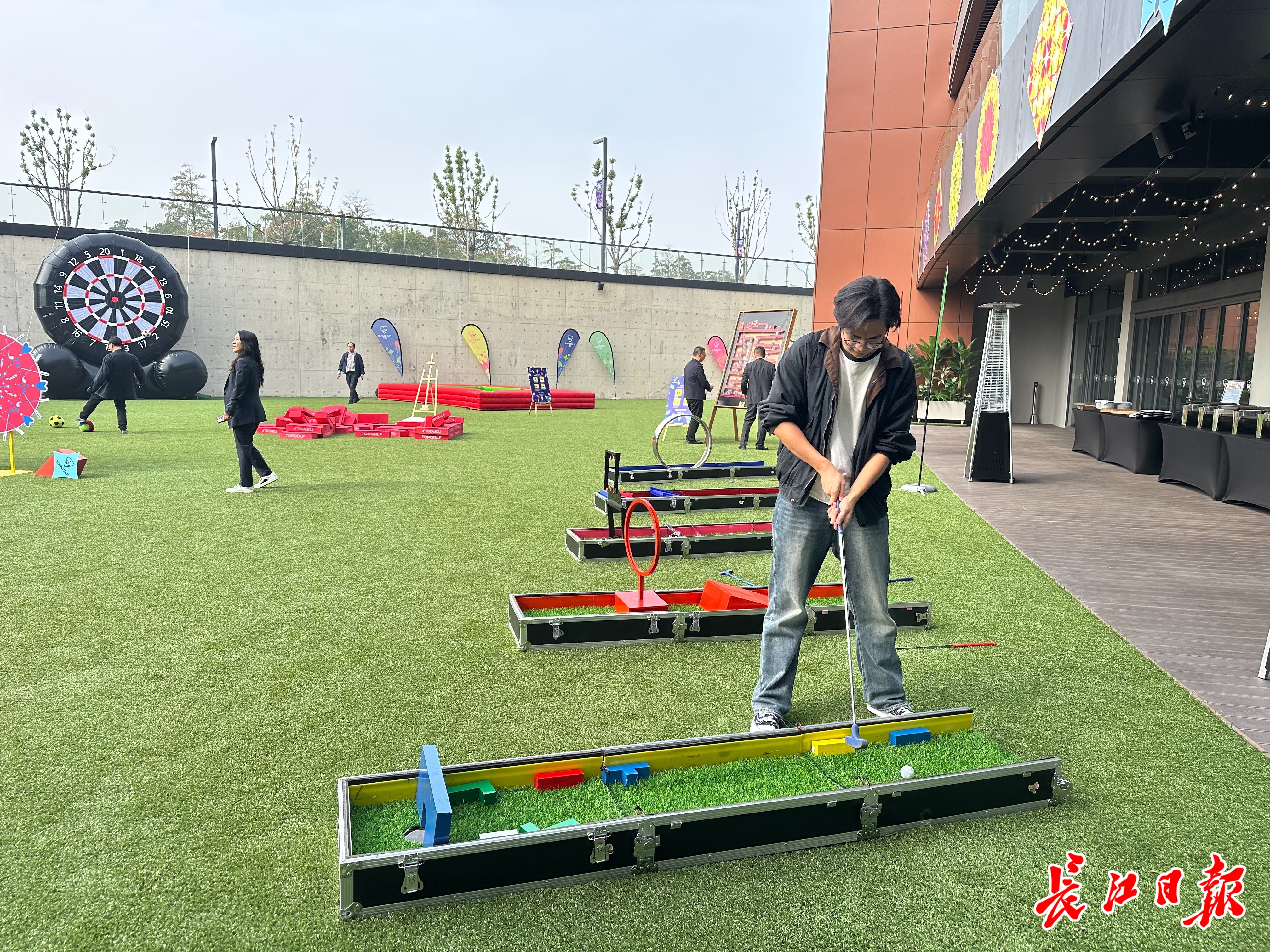 想和全球玩家一起玩体育游戏吗？来这里吧