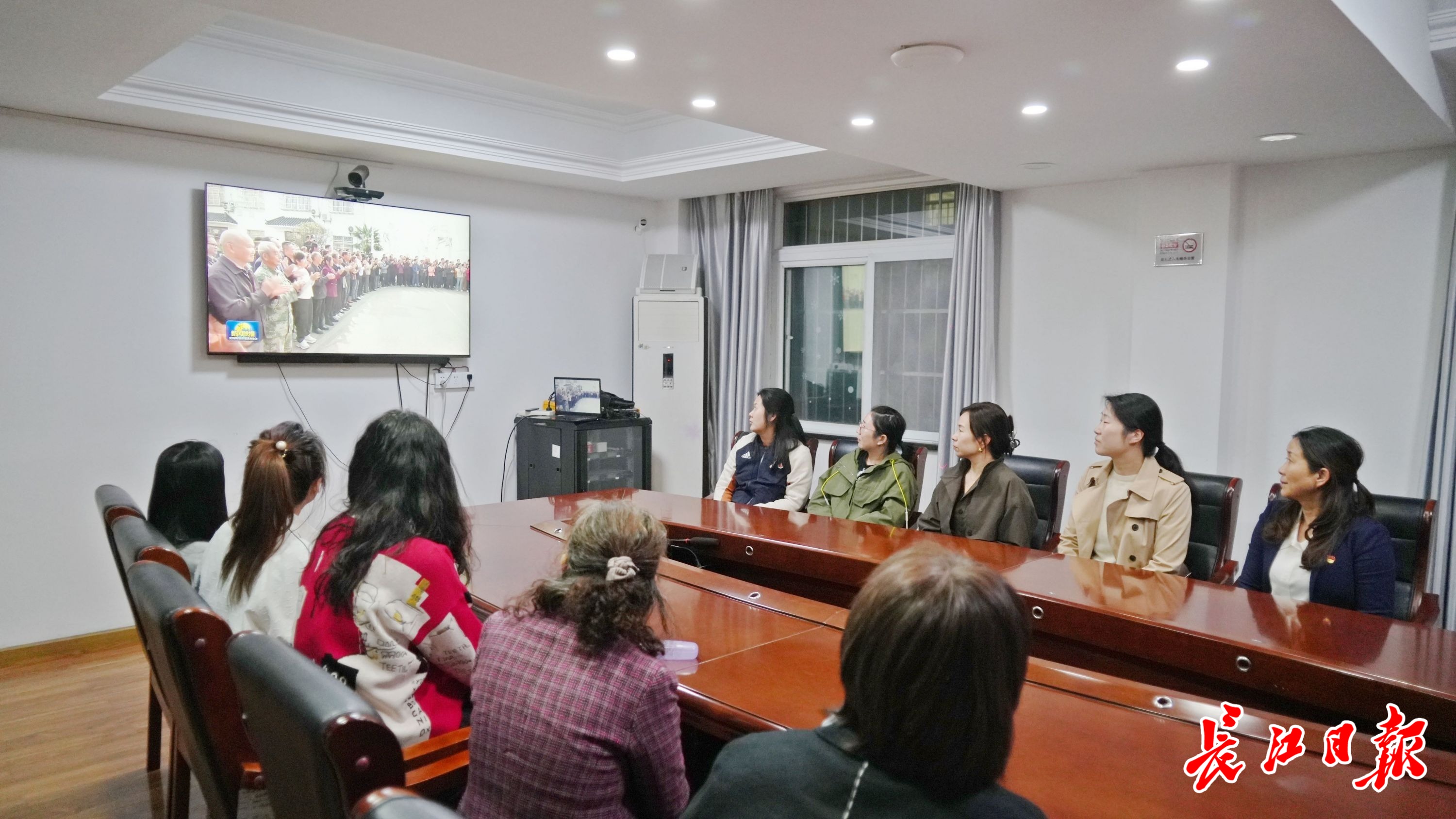 不负厚望肩负使命奋发有为 我市干部群众收听收看习近平总书记考察湖北新闻报道