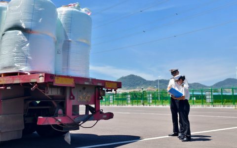 今年前8个月，武汉市进出口2502亿元，增长15.1%