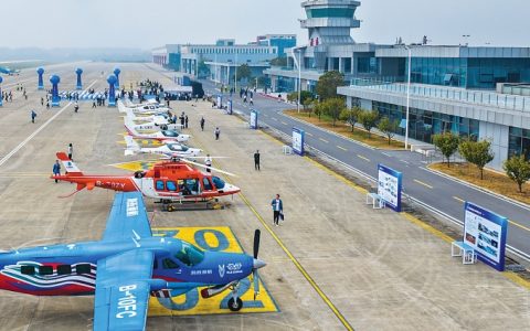 武汉首条空中巴士航线开通